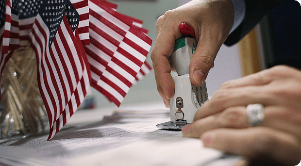 Presentación de documentos de inmigración
